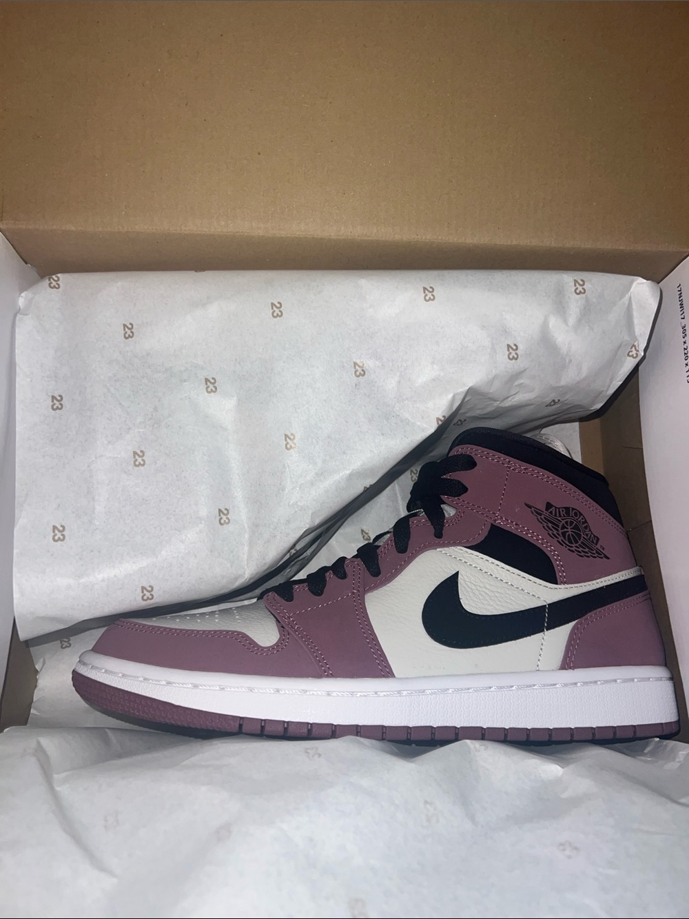 Jordan 1 mid se light mulberry size 9W women